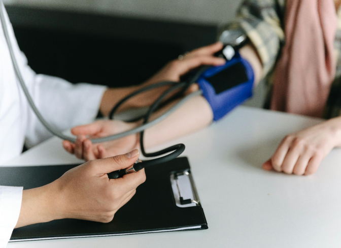 Colesterol alto é um dos vilões invisíveis da saúde cardiovascular, alerta Ipasgo Saúde